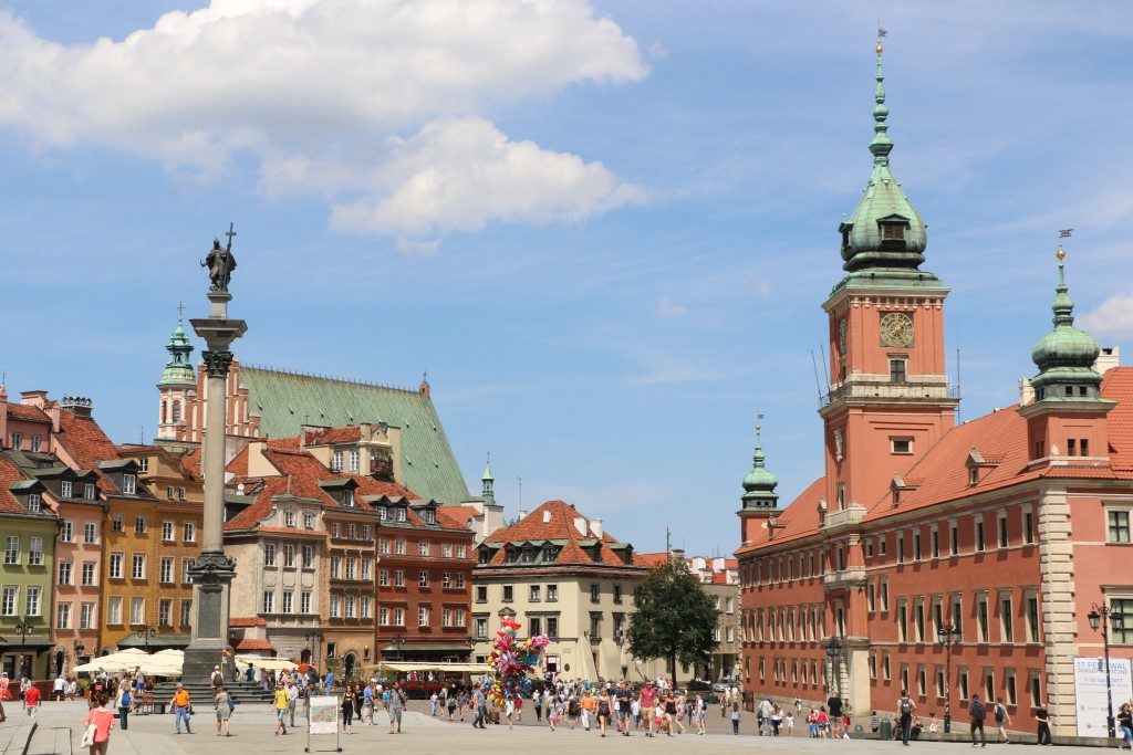 El Castillo Real de Varsovia es un palacio barroco-neoclásico y fue ocupado por la realeza hasta 1795. Hoy en día se puede visitar.